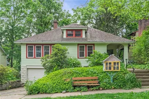 203 W Hutchinson Ave, Pittsburgh, PA 15218