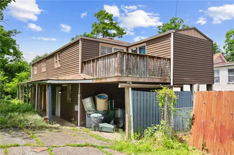 3246 Chartiers Ave, Pittsburgh, PA 15204