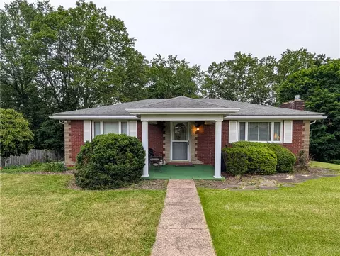 2884 Sunset Cir, Export, PA 15632