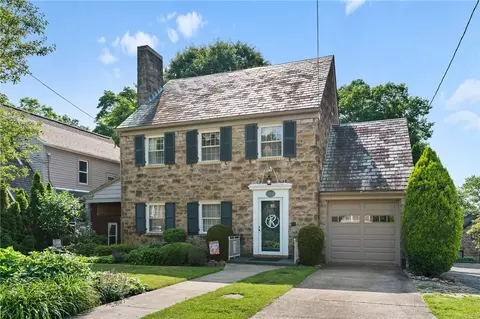 517 Keystone Dr, New Kensington, PA 15068