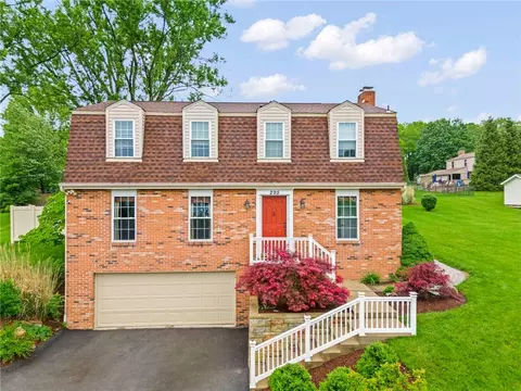 295 Sugar Cp, Venetia, PA 15367