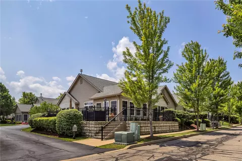 1041 Clerkenwell Ln, Cranberry Township, PA 16066