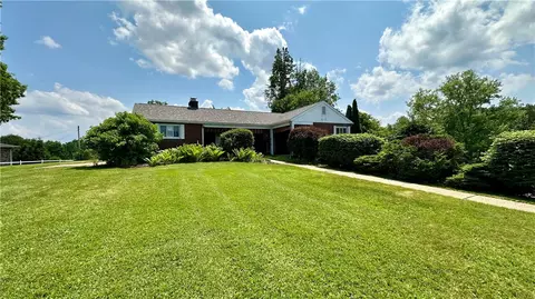 2231 Dellenbaugh Rd, Tarentum, PA 15084