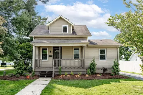 203 Franklin Pl, Grove City, PA 16127