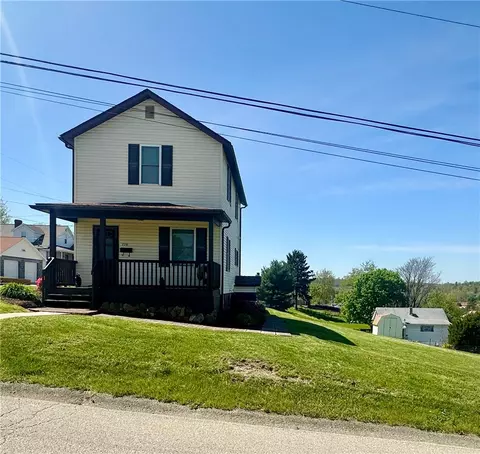 220 Clarendon Ave, Uniontown, PA 15401