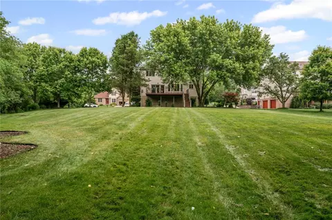 116 Bristol Dr, Seven Fields, PA 16046 photo 4