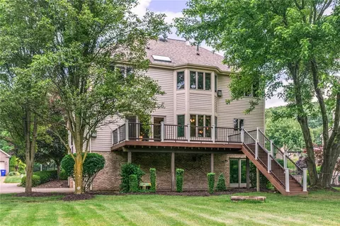 116 Bristol Dr, Seven Fields, PA 16046 photo 3