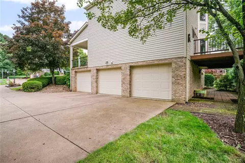 116 Bristol Dr, Seven Fields, PA 16046 photo 2