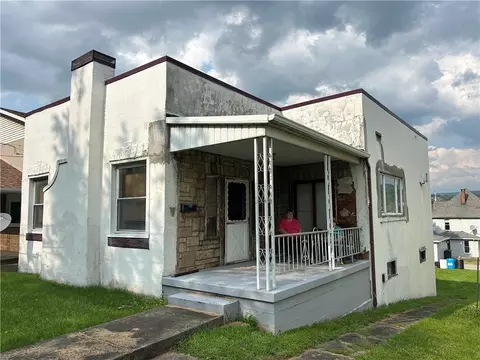 147 S 9th St, Connellsville, PA 15425