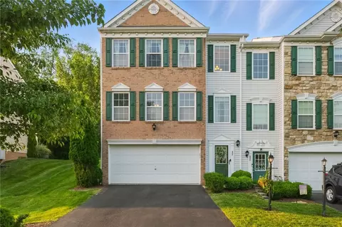 207 Grace Manor Dr, Coraopolis, PA 15108