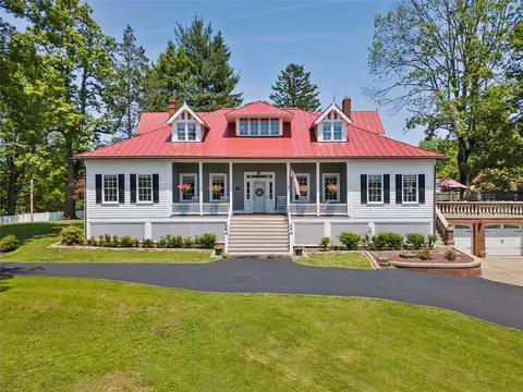 899 Old Thorn Run Rd, Coraopolis, PA 15108