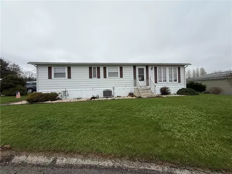 160 Pembrooke Dr, Delmont, PA 15626