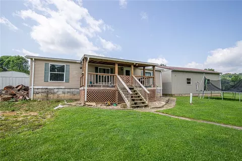 410 Davistown Rd, Mount Morris, PA 15349