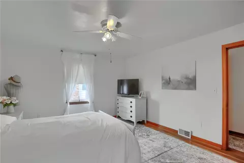 Bedroom - 73 Webster Ave, Irwin, PA 15642 photo 3 of 5