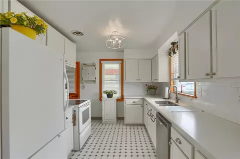 Kitchen - 73 Webster Ave, Irwin, PA 15642 photo 2 of 7