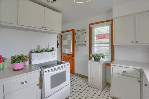 Kitchen - 73 Webster Ave, Irwin, PA 15642 photo 4 of 7