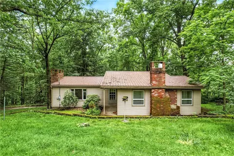 301 Hopper Rd, Transfer, PA 16154