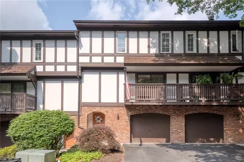 413 Allenberry Dr, Pittsburgh, PA 15237