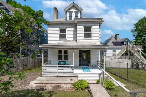 221 Perry Hwy, Pittsburgh, PA 15229