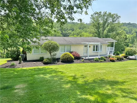 71 Armstrong Dr, Washington, PA 15301