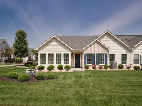 2001 Yorkshire Way, Zelienople, PA 16063