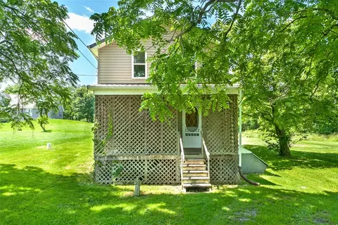 171 Old Ferry Rd, Rices Landing, PA 15357