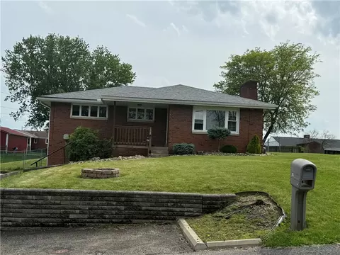 215 Locust Ave, Houston, PA 15342