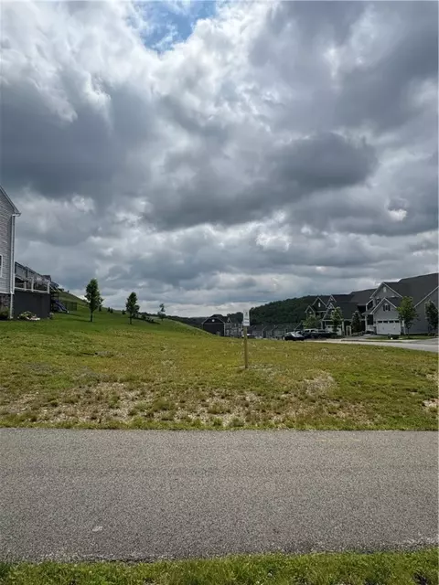 1001 Peak Dr, South Park, PA 15129