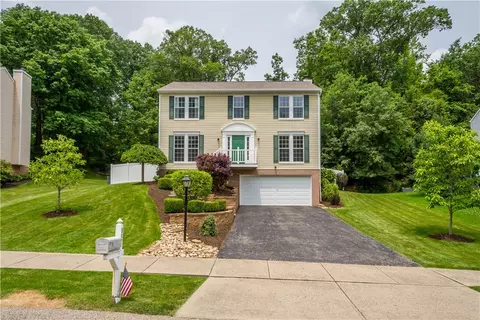 317 Shady Glen Dr, Coraopolis, PA 15108