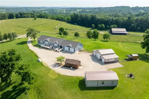 140 Jocelynn Ln, Smithfield, PA 15478