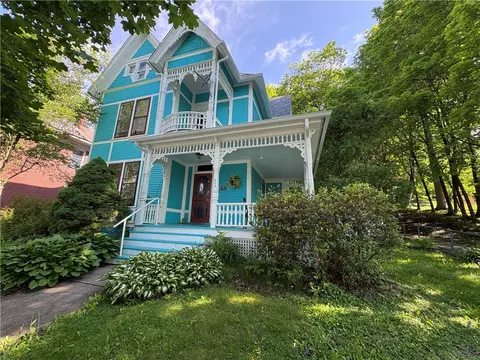 304 Jefferson St, Brookville, PA 15825