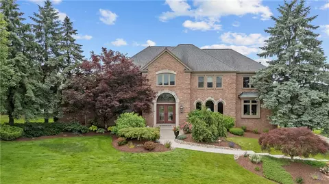 1055 Saint Mellion Dr, Presto, PA 15142