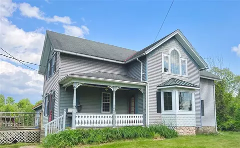 21380 S Center Rd, Conneautville, PA 16406
