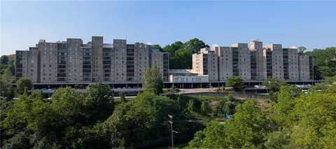 2120 Greentree Rd #309E, Pittsburgh, PA 15220