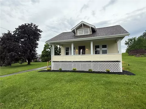 4352 Ellwood Rd, New Castle, PA 16101