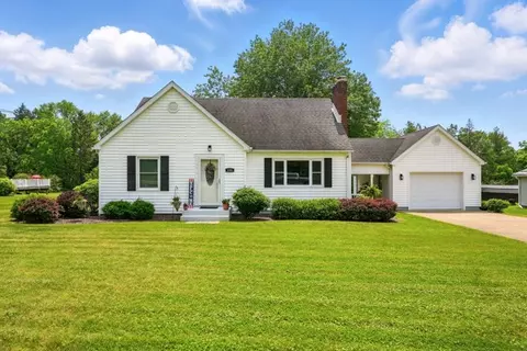 108 E Oakwood Way, New Castle, PA 16105
