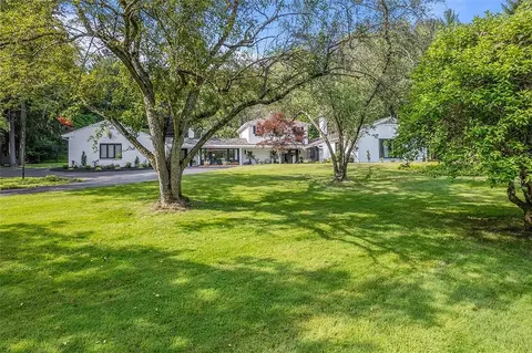 881 Blackburn Rd, Sewickley, PA 15143