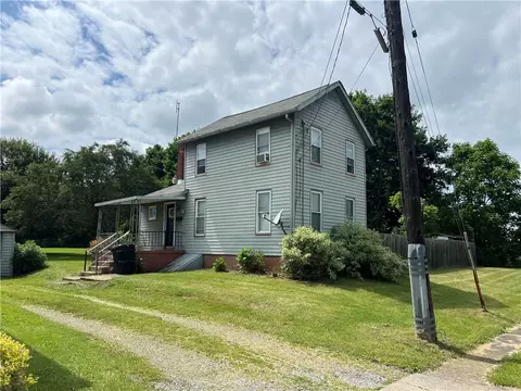43 N 10th St, Sharpsville, PA 16150