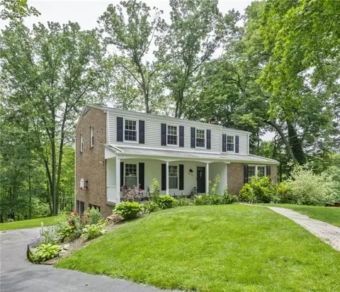 1415 Ashwood Cir, Pittsburgh, PA 15241