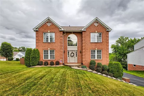 407 Crossbow Dr, New Stanton, PA 15672
