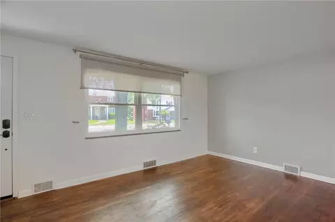 Living - 331 Hoffman Rd, Pittsburgh, PA 15212 photo 4 of 4