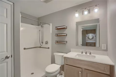 Bath - 331 Hoffman Rd, Pittsburgh, PA 15212 photo 1 of 3