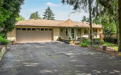 116 Parkfel Ave, Pittsburgh, PA 15237