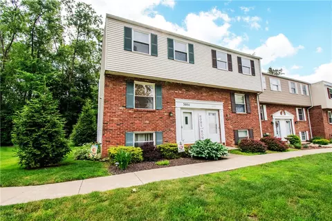 3051 Dara Dr, South Park, PA 15129