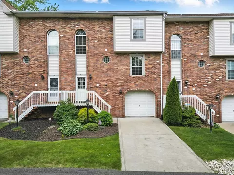 714 Carters Grove Dr, Gibsonia, PA 15044