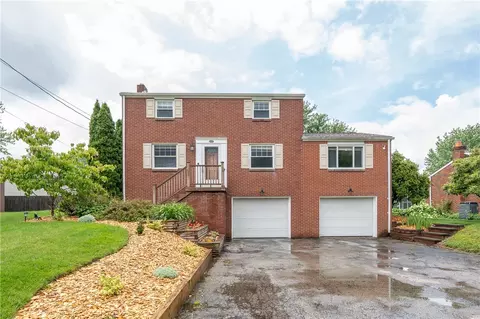 524 Saint Andrews Dr, Greensburg, PA 15601