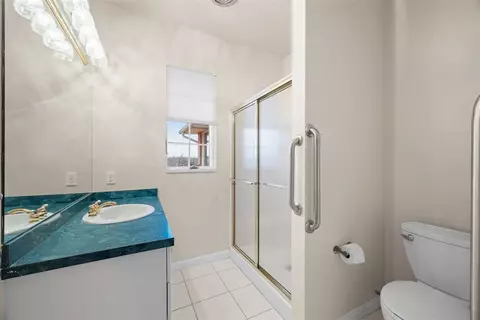 Bath - 21 Timbercrest Cir, Cecil, PA 15321 photo 5 of 6