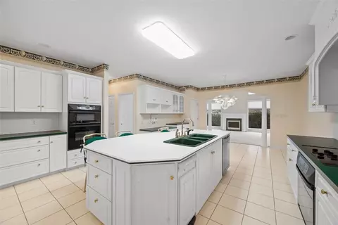 Kitchen - 21 Timbercrest Cir, Cecil, PA 15321 photo 1 of 5