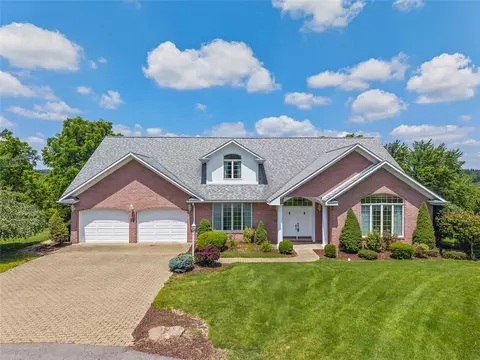 21 Timbercrest Cir, Cecil, PA 15321