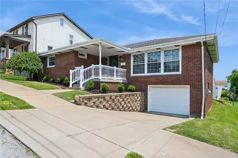 111 S Hitchman St, Mount Pleasant, PA 15666